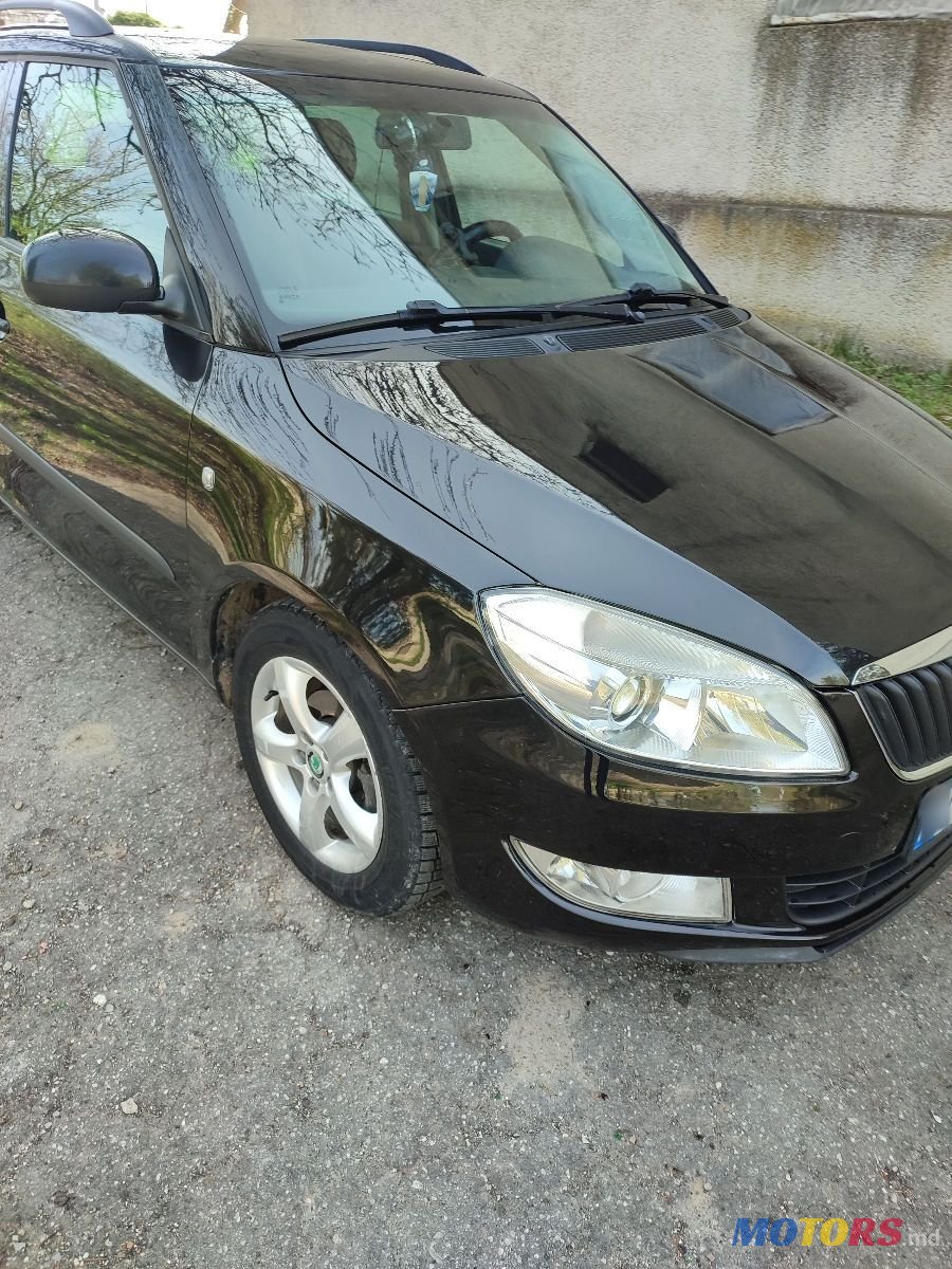 2011' Skoda Fabia photo #5
