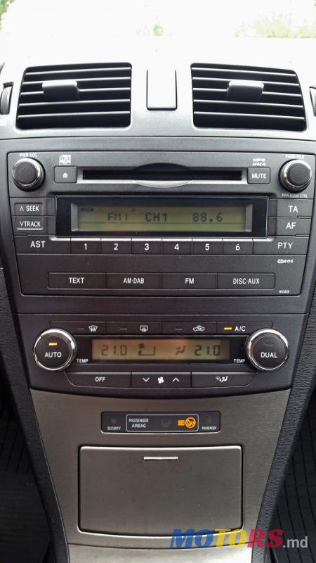 2009' Toyota Avensis photo #4