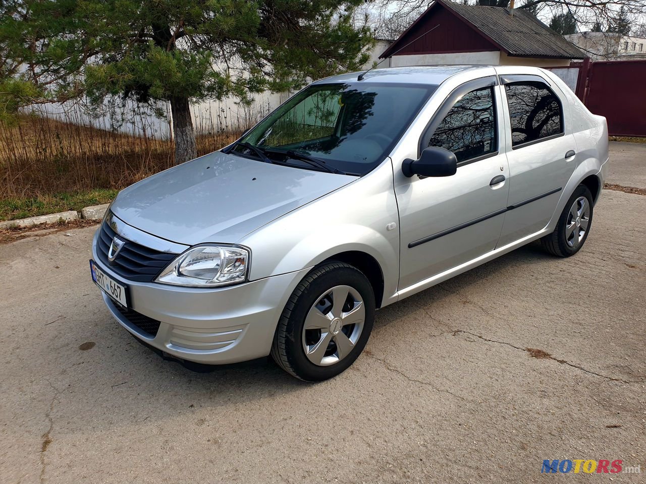 2012' Dacia Logan photo #2