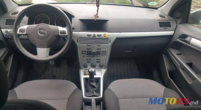 2009' Opel Astra photo #2