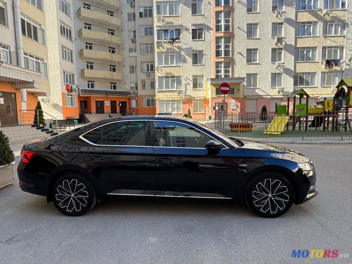 2020' Skoda Superb photo #3