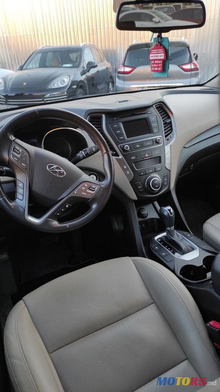 2017' Hyundai Santa Fe photo #4