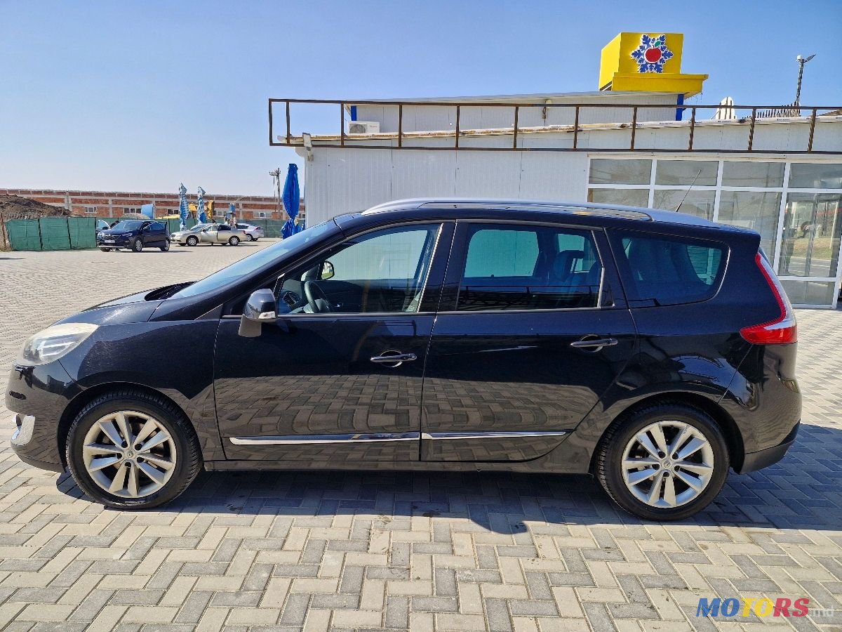 2012' Renault Grand Scenic photo #1