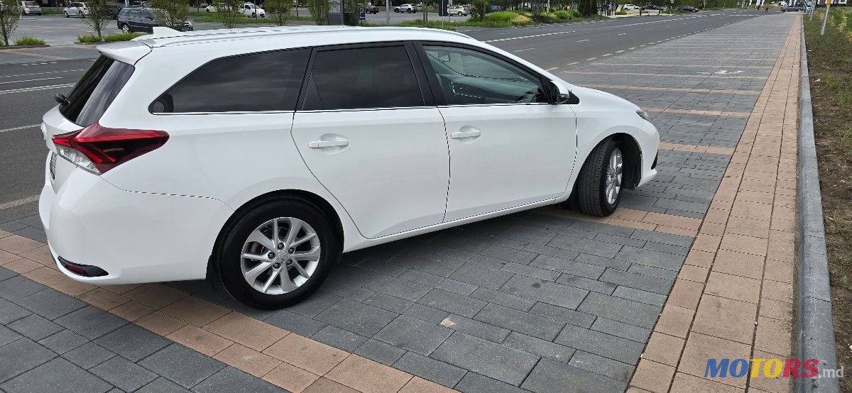 2015' Toyota Auris photo #4