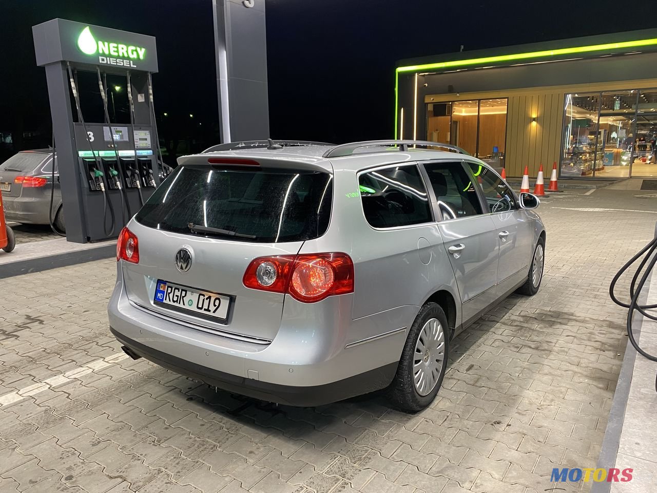 2007' Volkswagen Passat photo #5