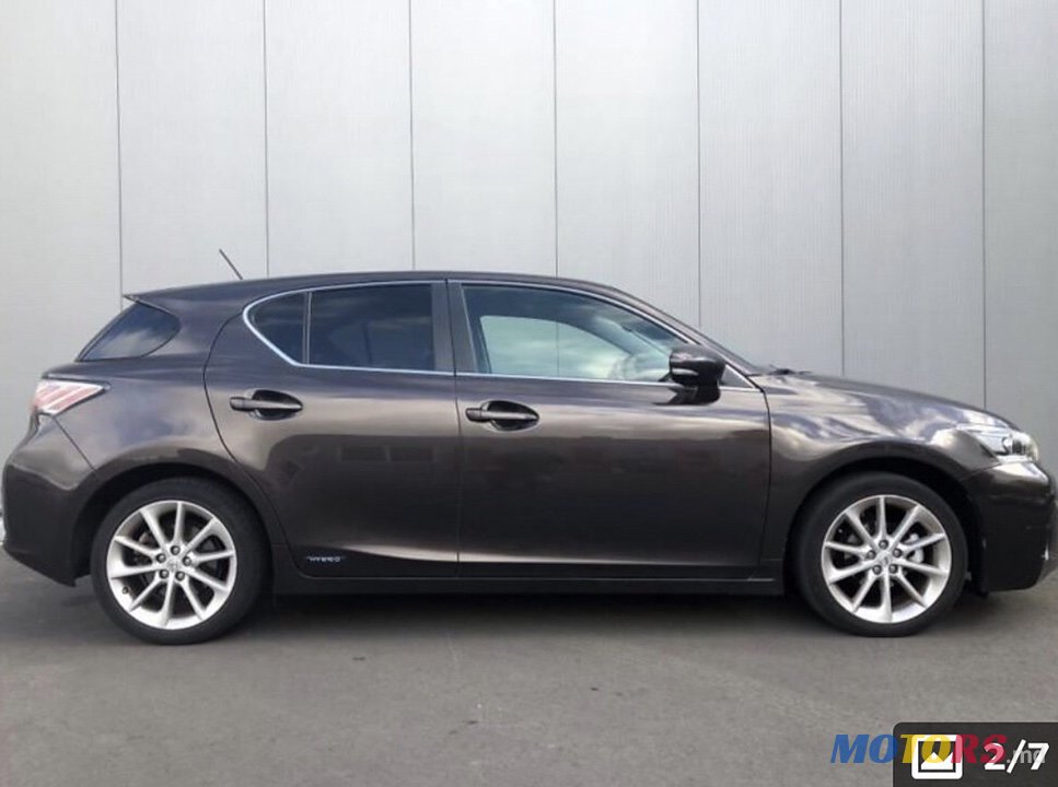 2011' Lexus CT photo #2