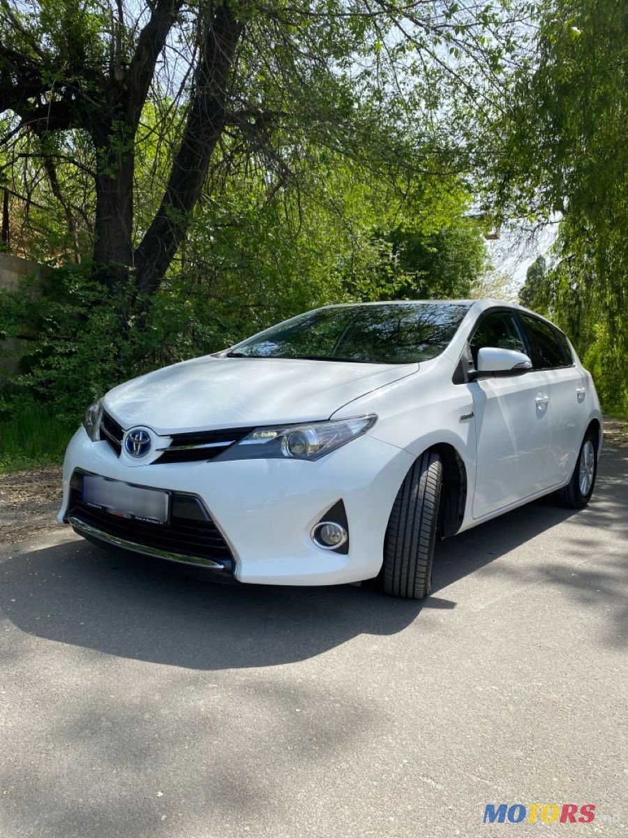2014' Toyota Auris photo #1
