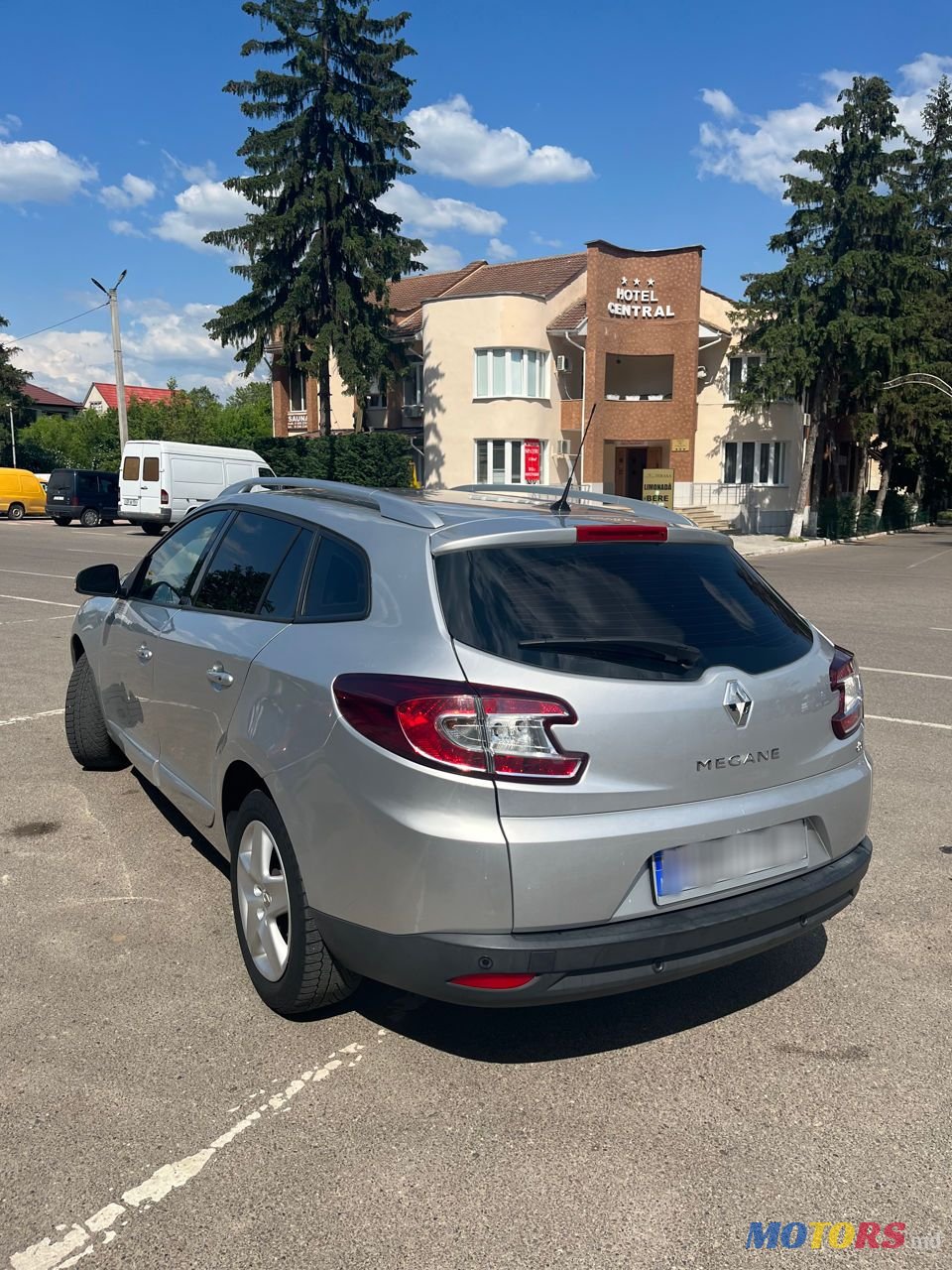 2015' Renault Megane photo #2