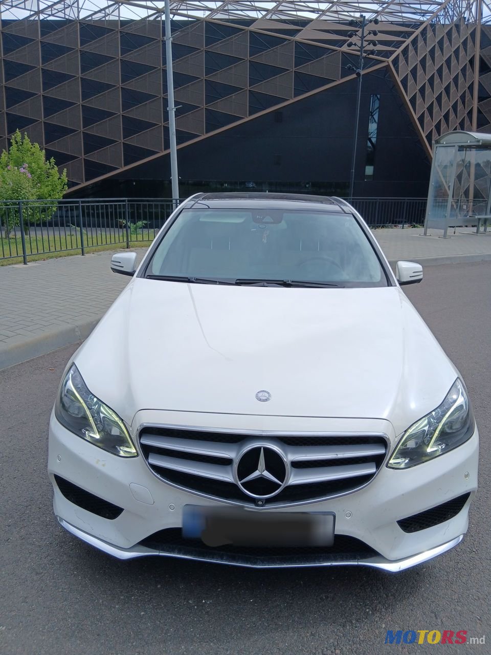 2015' Mercedes-Benz E-Class photo #2