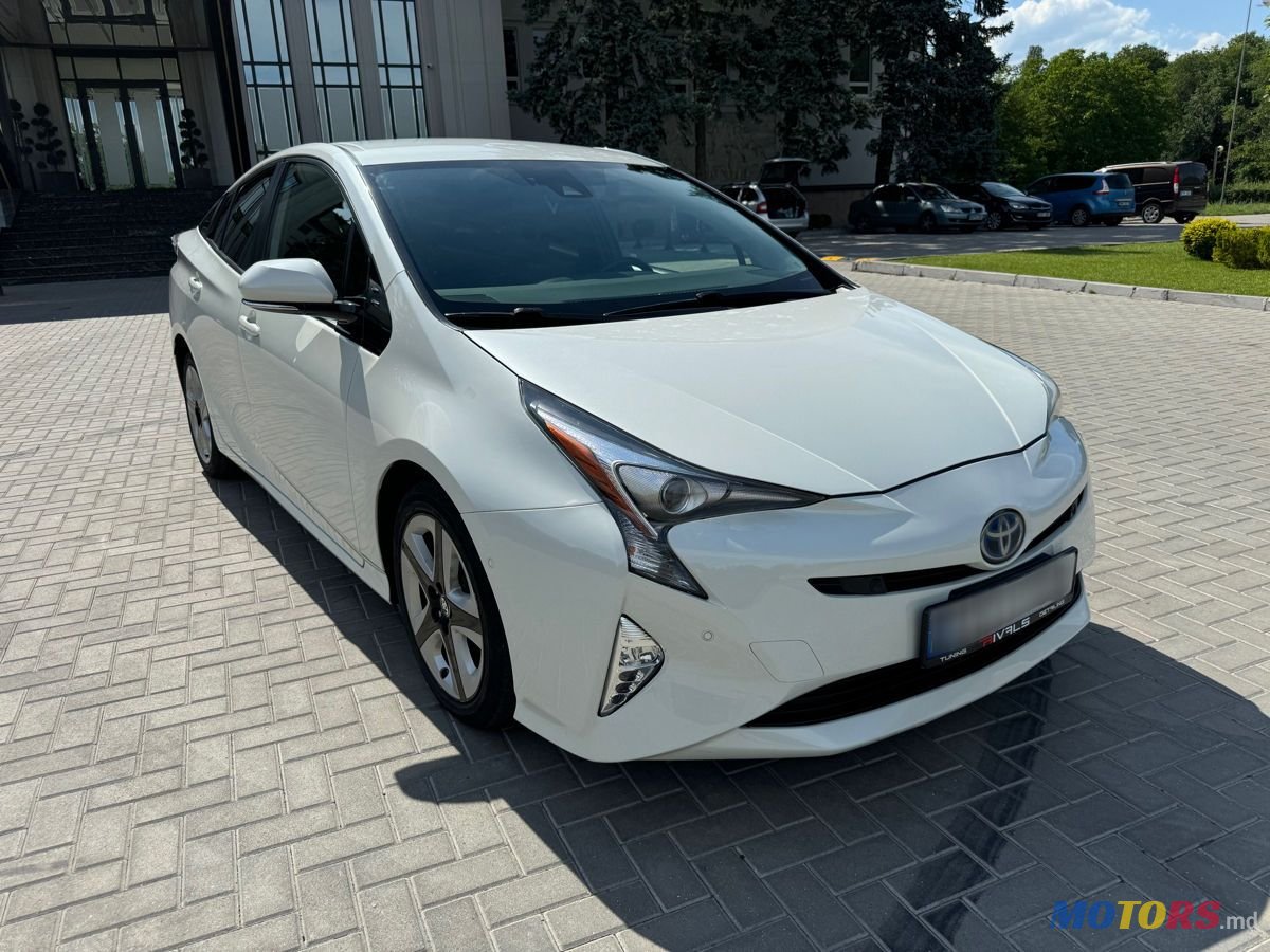 2018' Toyota Prius photo #1