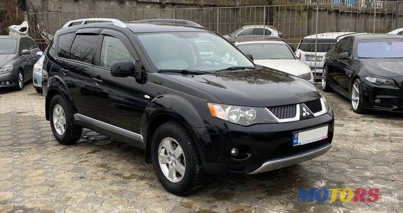 2008' Mitsubishi Outlander photo #1
