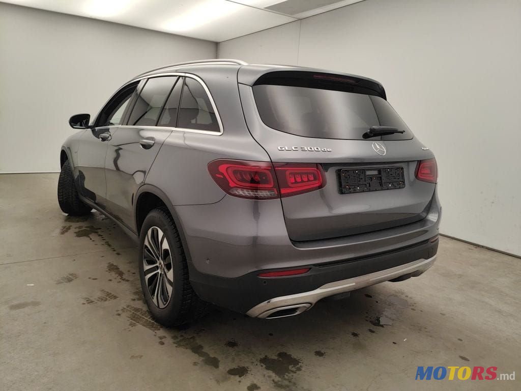 2021' Mercedes-Benz GLC photo #2