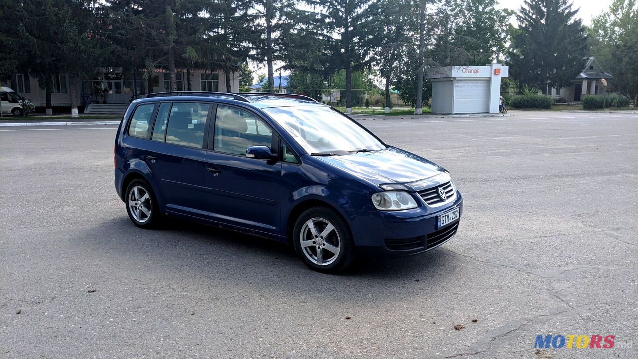 2006' Volkswagen Touran photo #1