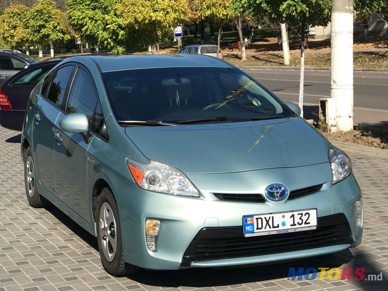 2015' Toyota Prius photo #2