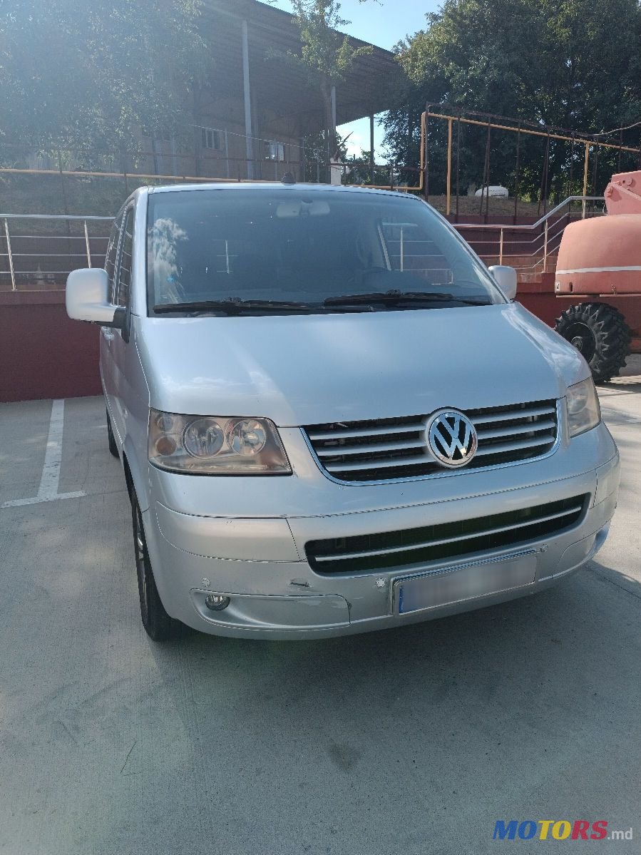 2004' Volkswagen Multivan photo #2