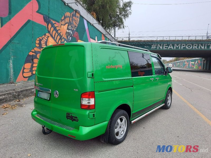 2011' Volkswagen Transporter photo #4