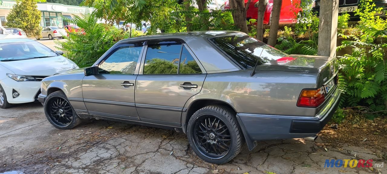 1988' Mercedes-Benz Series W124 photo #1