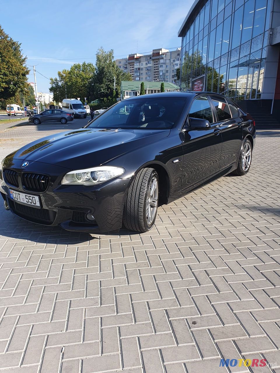 2013' BMW 5 Series photo #3