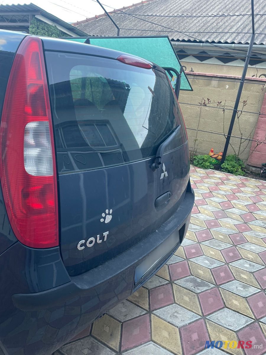 2004' Mitsubishi Colt photo #5