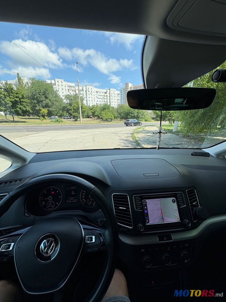 2019' Volkswagen Sharan photo #4