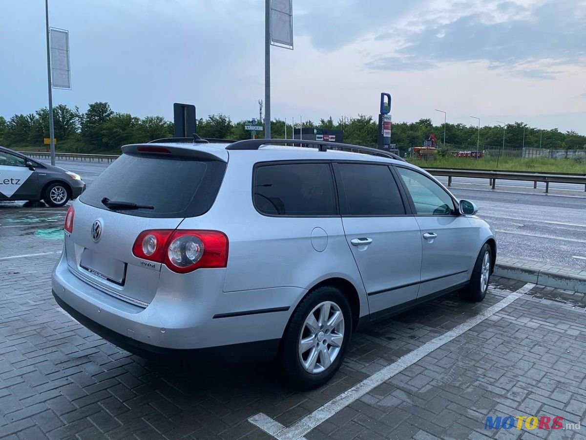 2008' Volkswagen Passat photo #4