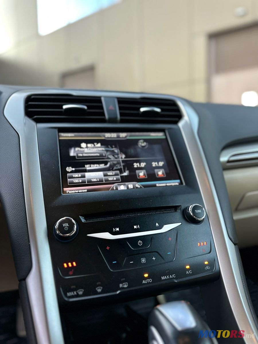 2014' Ford Fusion photo #3