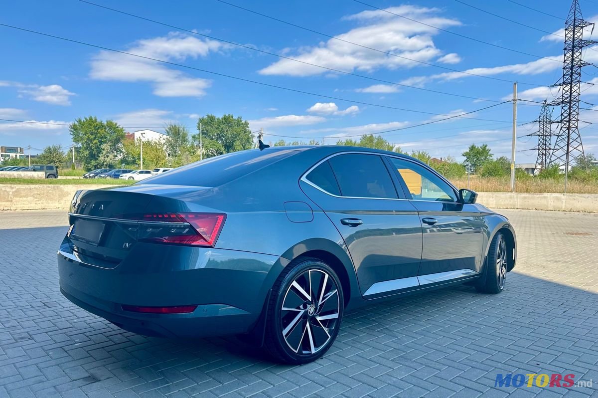 2019' Skoda Superb photo #3