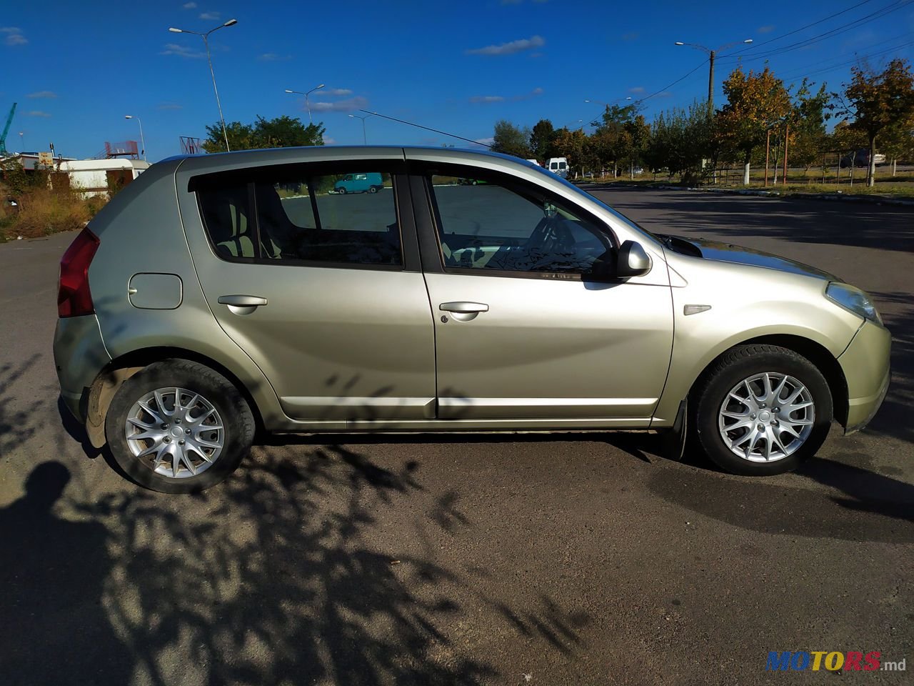 2009' Dacia Sandero photo #3
