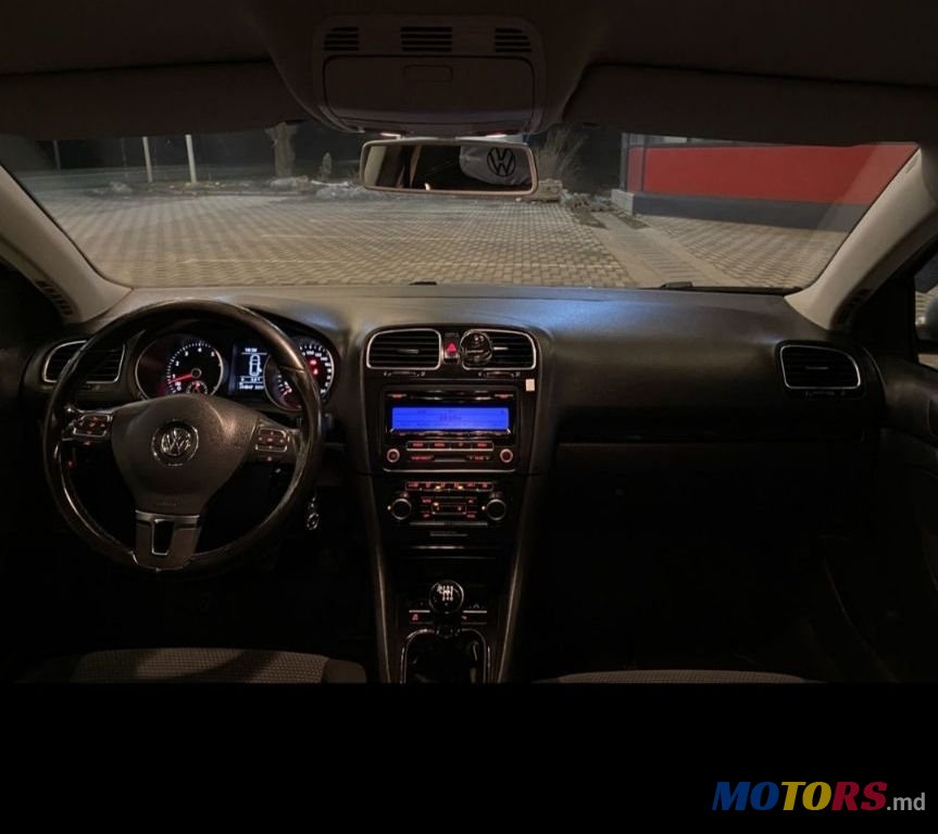 2010' Volkswagen Golf photo #2