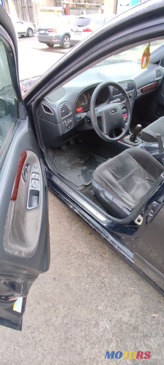2001' Volvo V40 photo #5