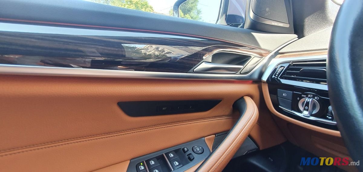 2017' BMW 5 Series photo #5