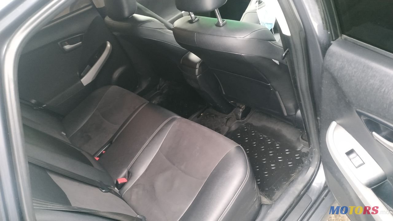 2013' Toyota Prius photo #3