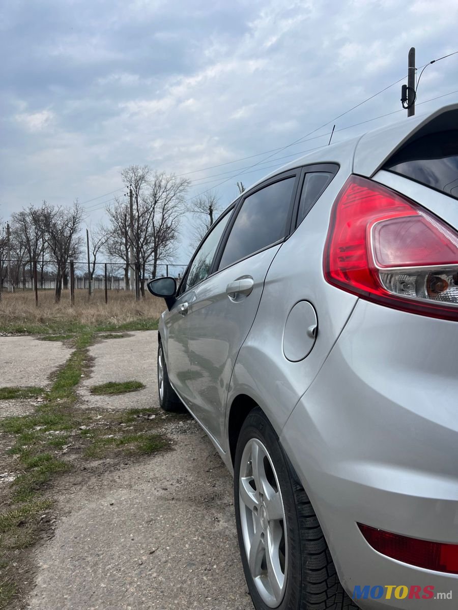 2015' Ford Fiesta photo #5