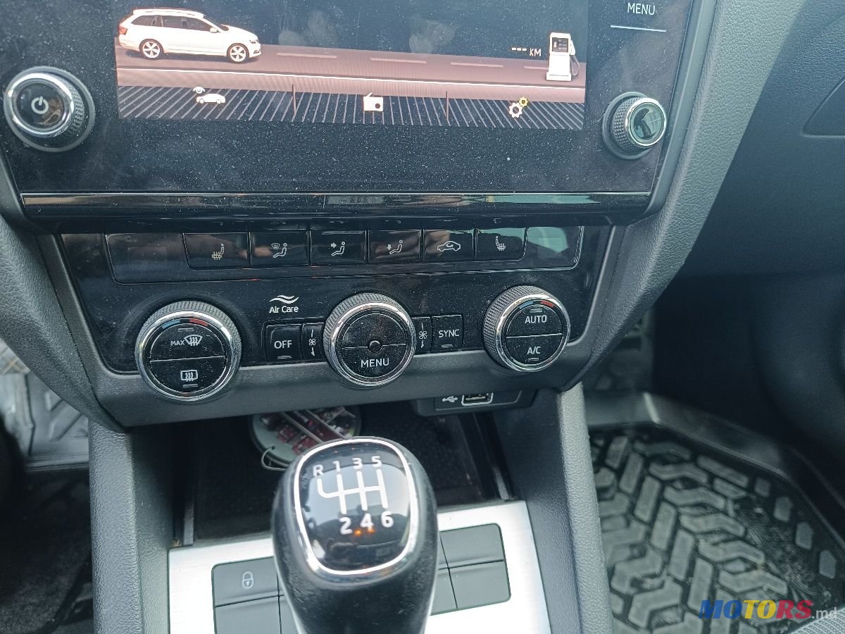 2019' Skoda Octavia photo #2