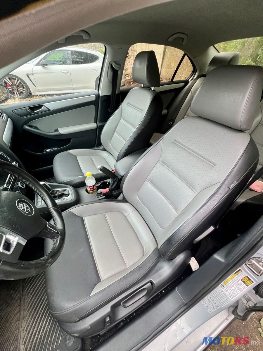 2013' Volkswagen Jetta photo #5