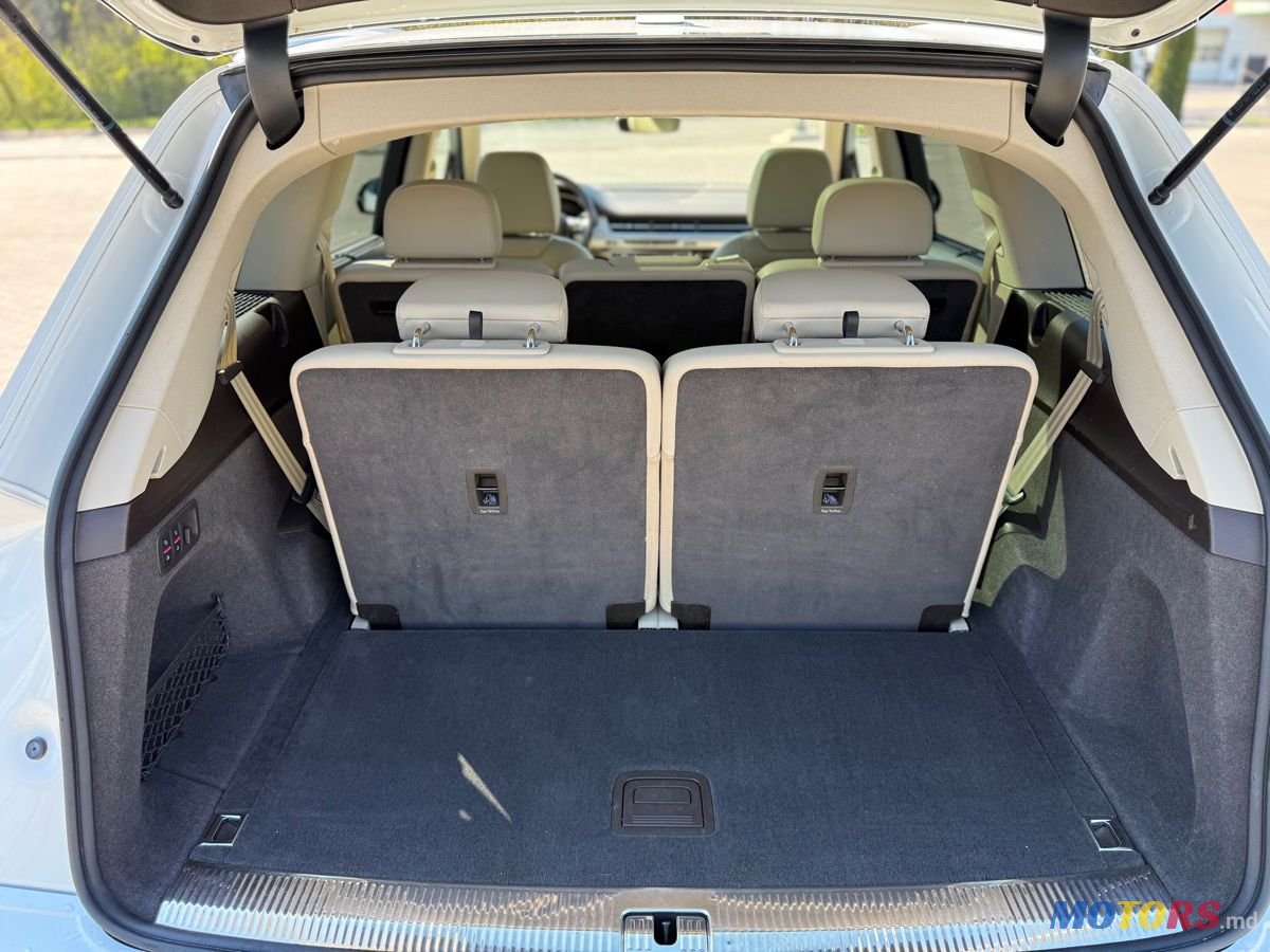 2019' Audi Q7 photo #5