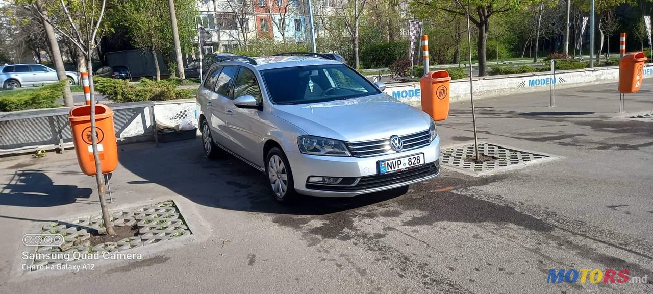 2010' Volkswagen Passat photo #1