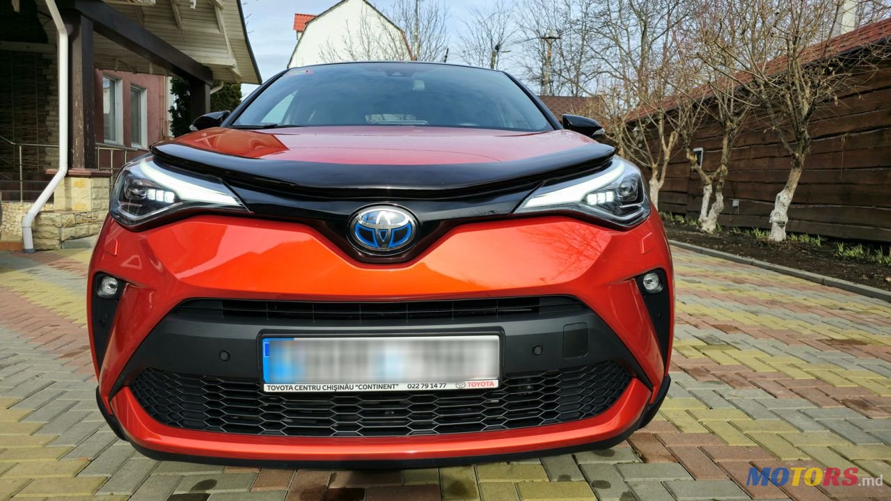 2020' Toyota C-HR photo #5