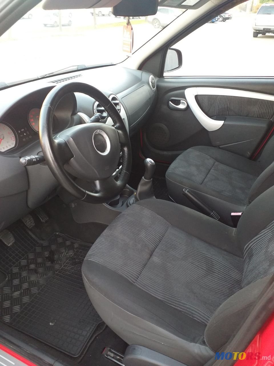 2010' Dacia Sandero photo #5