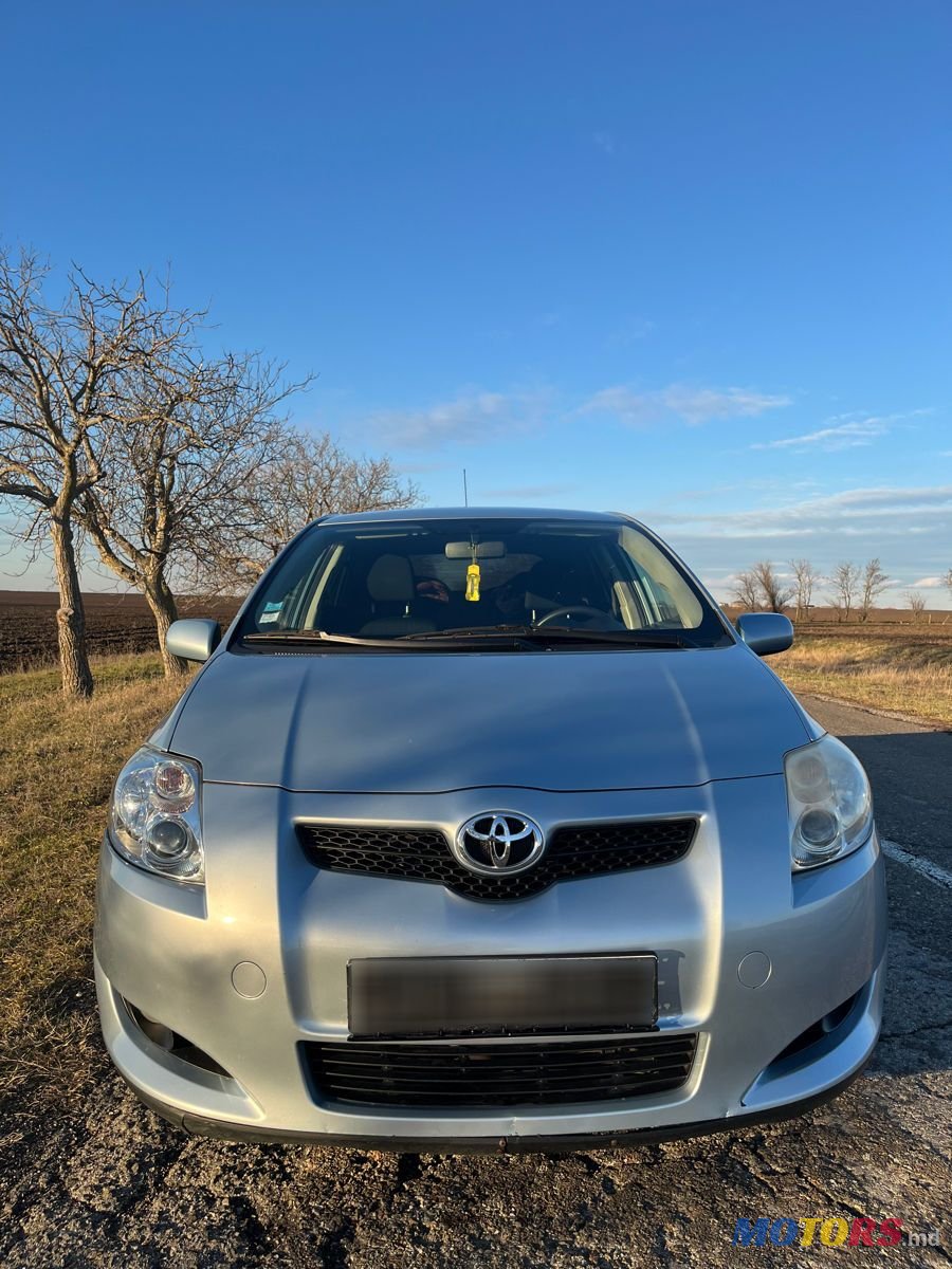 2008' Toyota Auris photo #2