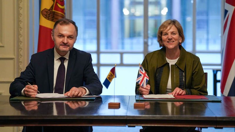 Молдова и Великобритания подписали меморандум о взаимном признании водительских прав