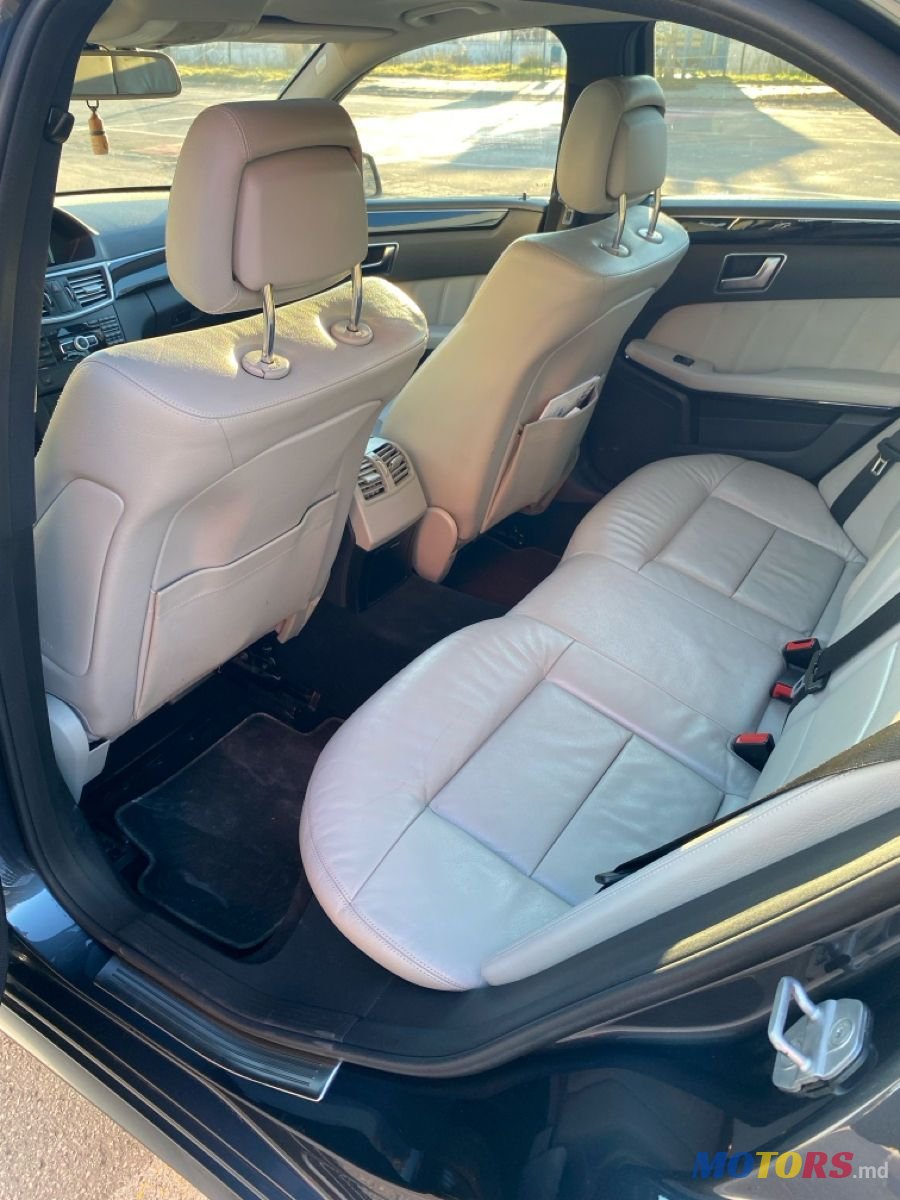 2011' Mercedes-Benz E-Class photo #5