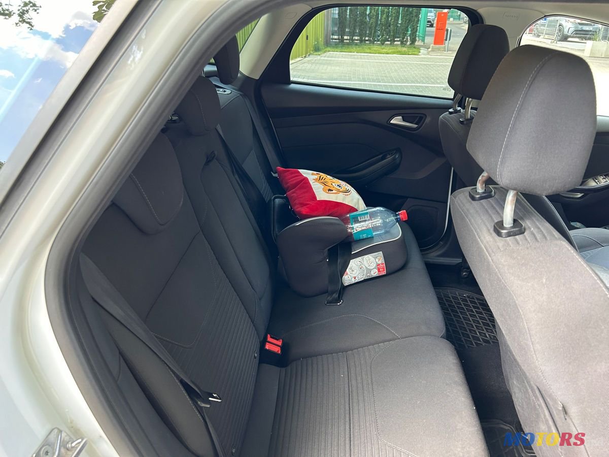 2016' Ford Focus photo #5