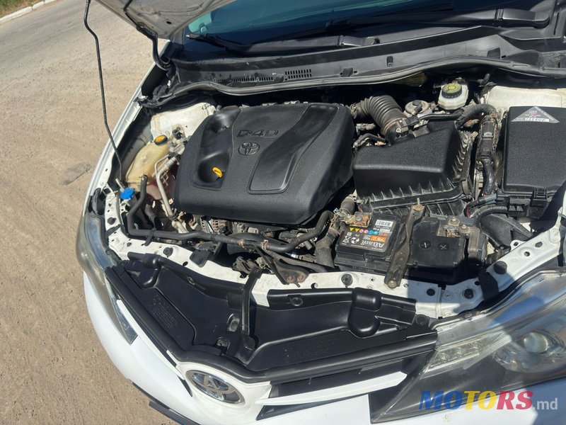 2013' Toyota Auris photo #5