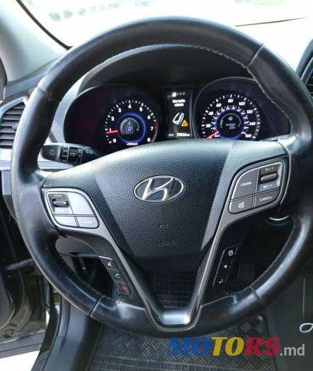 2013' Hyundai Santa Fe photo #2