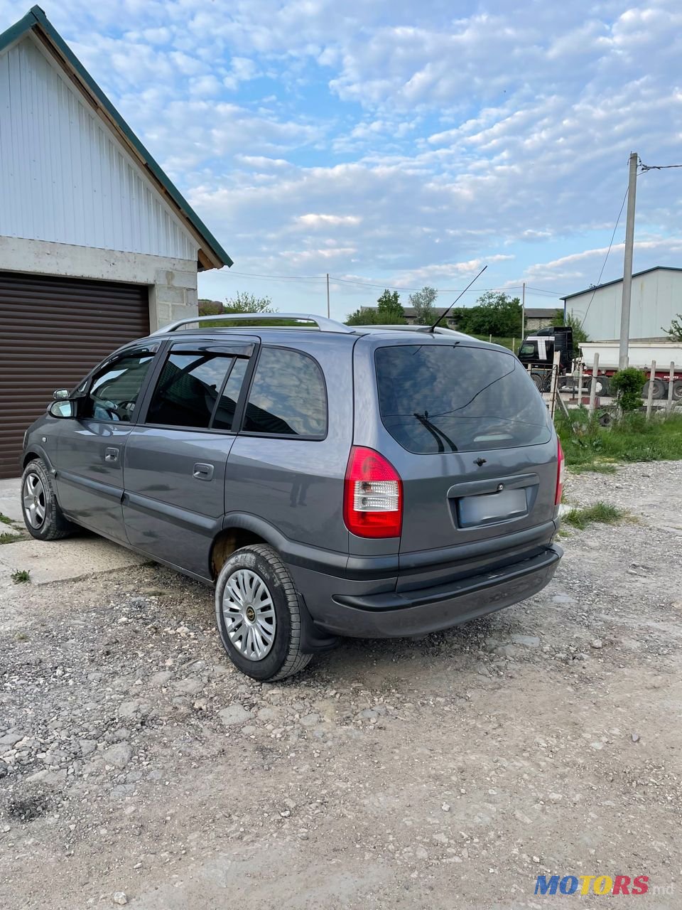 2005' Opel Zafira photo #3
