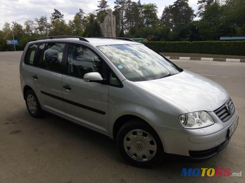 2003' Volkswagen Touran photo #1