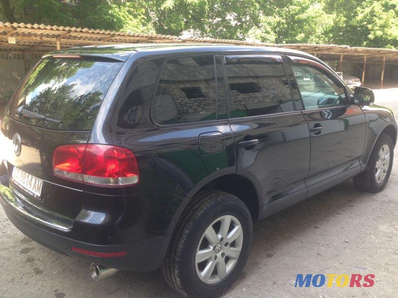 2004' Volkswagen Touareg photo #2