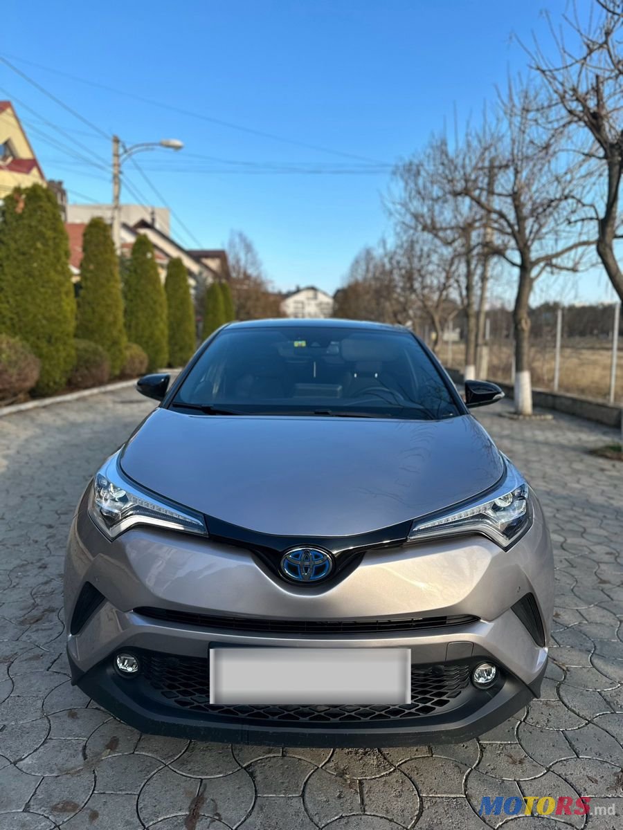 2018' Toyota C-HR photo #2