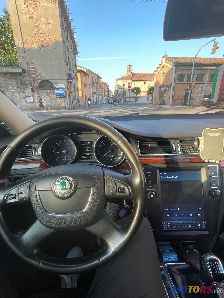 2010' Skoda Superb photo #4